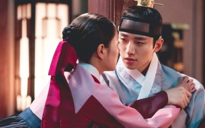 2pms-lee-junho-pulls-lee-se-young-close-in-a-romantic-moment-on-the-red-sleeve