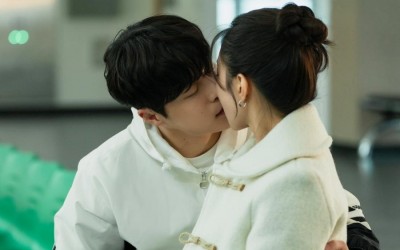 bae-in-hyuk-and-lee-se-young-share-a-romantic-ice-cream-kiss-in-the-story-of-parks-marriage-contract