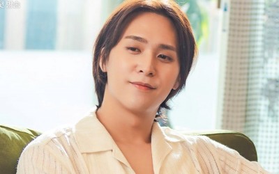 highlights-son-dongwoon-transforms-into-a-celebrity-writer-for-todays-webtoon