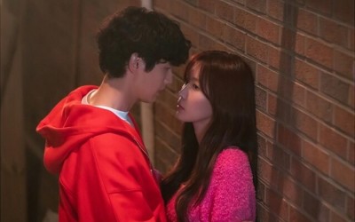 Ji Hyun Woo And Im Soo Hyang Lean In Close In "Beauty And Mr. Romantic"