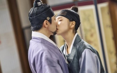 Jo Jung Suk And Shin Se Kyung Share A Passionate Kiss In “Captivating The King”