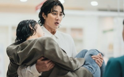 kim-go-eun-is-carried-to-emergency-room-by-ahn-bo-hyun-in-the-rain-on-yumis-cells