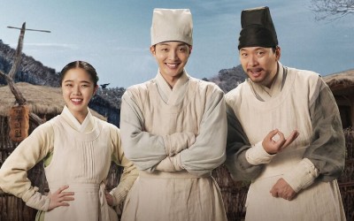 kim-hyang-gi-kim-min-jae-and-kim-sang-kyung-greet-patients-with-warm-and-soothing-smiles-in-poong-the-joseon-psychiatrist-2