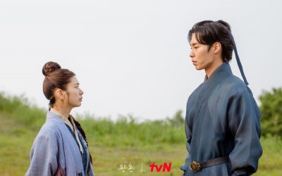 Lee Jae Wook And Jung So Min’s Meaningful Eye Contact Hints Changes In Their Relationship In “Alchemy Of Souls”