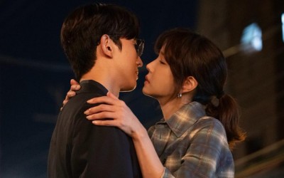 Lee Ji Ah And Kang Ki Young Lean In Close For A Kiss In “Queen Of Divorce”