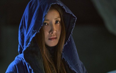 lee-si-young-casts-doubt-over-whether-shes-a-savior-or-a-killer-in-grid