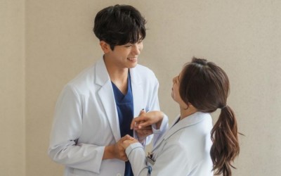 park-hyung-sik-and-park-shin-hye-try-to-keep-their-relationship-a-secret-at-work-in-doctor-slump