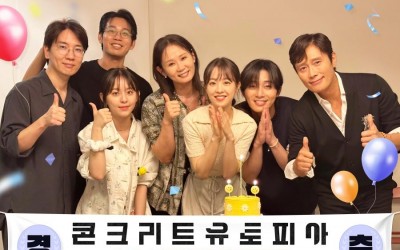 park-seo-joon-park-bo-young-lee-byung-hun-and-more-celebrate-concrete-utopia-surpassing-3-million-moviegoers