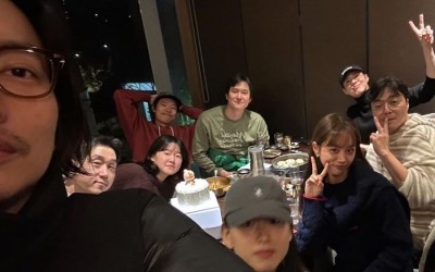 “Reply 1988” Cast And Director Gather Together For Heartwarming Reunion