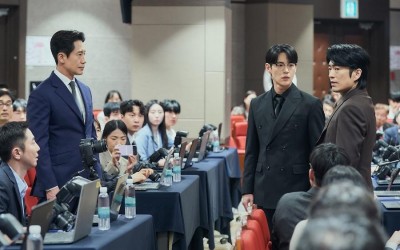 Shin Ha Kyun Is Prepared To Trap A Suspicious Shin Jae Ha In "The Auditors"