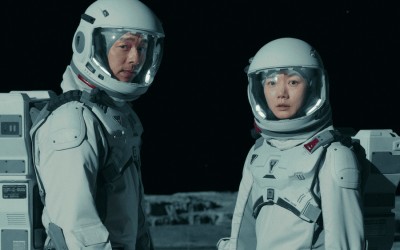 the-silent-sea-captures-suspense-with-new-stills-of-gong-yoo-bae-doona-and-more-completing-a-mission-in-space
