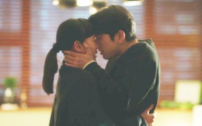 watch-kim-go-eun-and-got7s-jinyoung-perfect-their-emotional-kiss-scene-for-yumis-cells-2