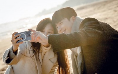 wi-ha-joon-and-jung-ryeo-won-show-off-enchanting-chemistry-behind-the-scenes-of-the-midnight-romance-in-hagwon
