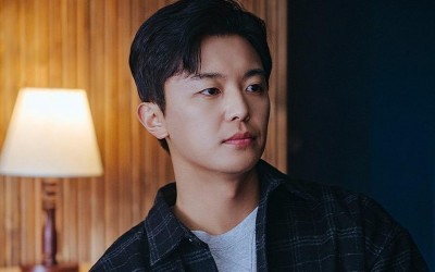 Yeon Woo Jin Dishes On His Upcoming Thriller Drama “Grabbed By The Collar”