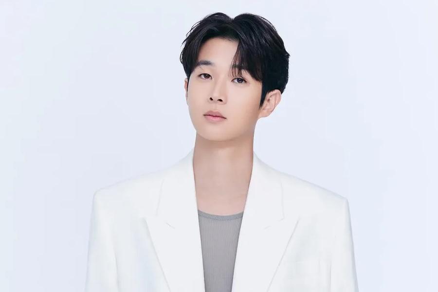 Choi Woo Shik In Talks To Star In New Drama As A Man Who Transforms Into A Giant