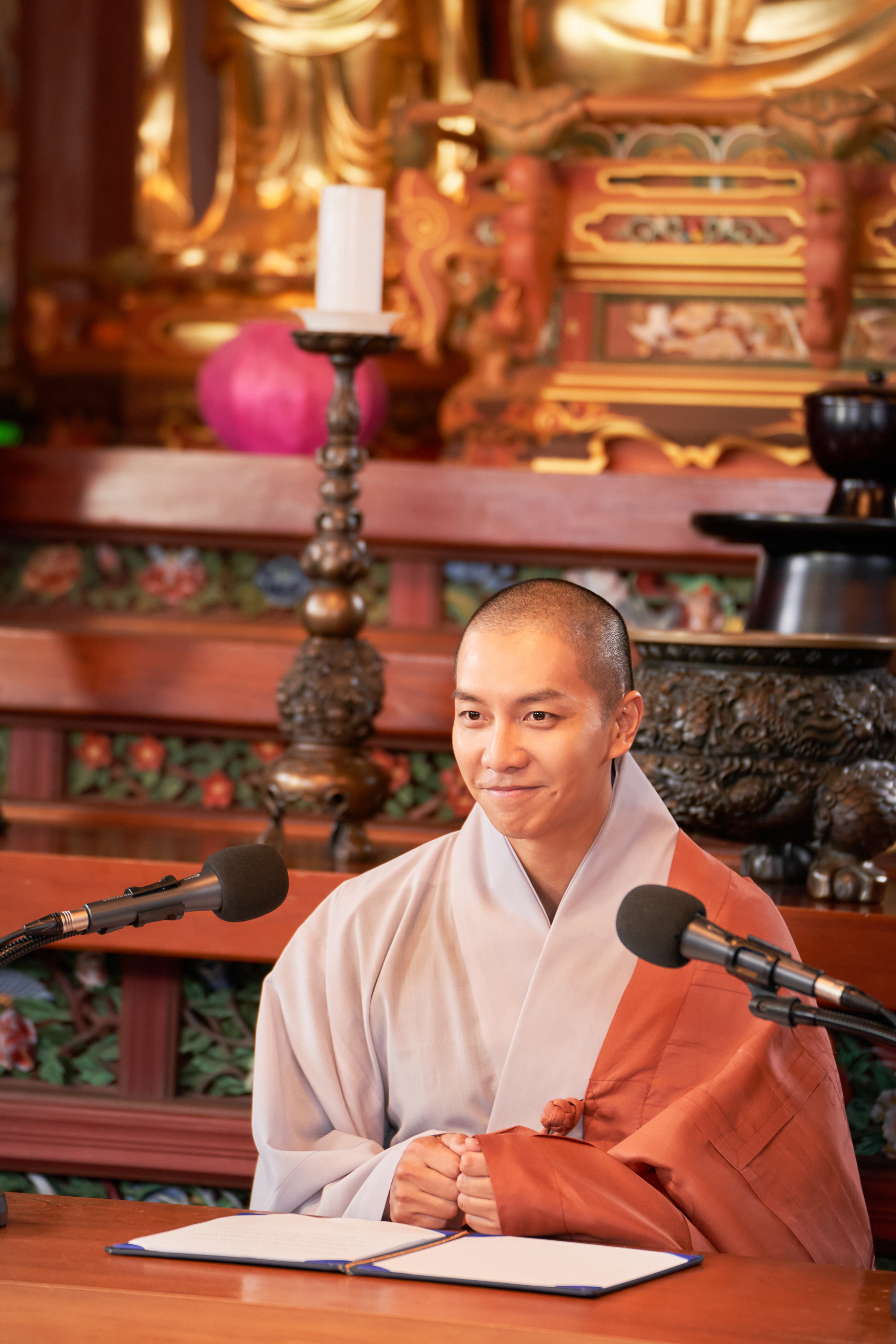 Lee Seung Gi Captivates As A Superstar Monk With A Secret Past In Upcoming Film “About Family”