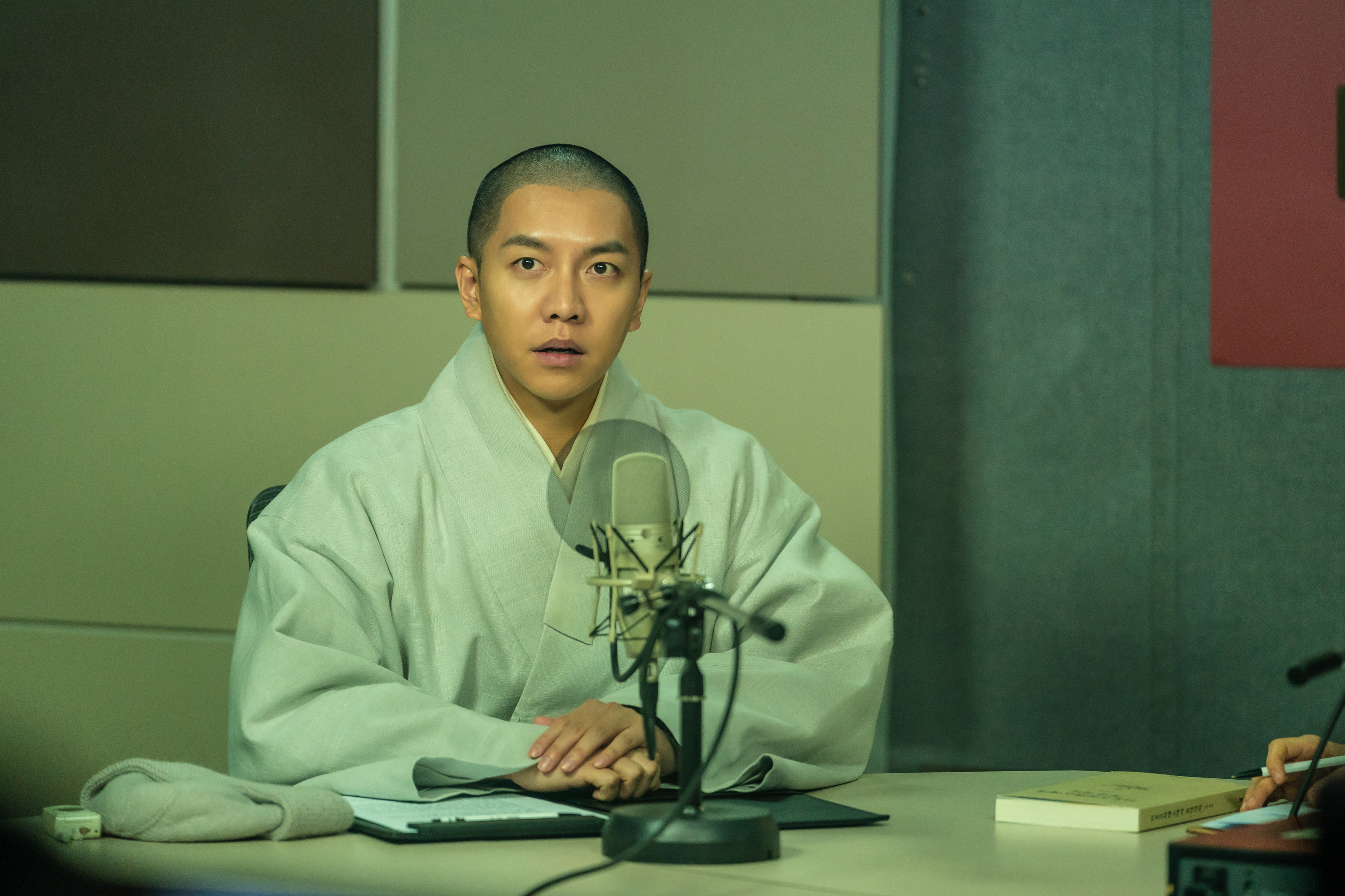 Lee Seung Gi Captivates As A Superstar Monk With A Secret Past In Upcoming Film “About Family”