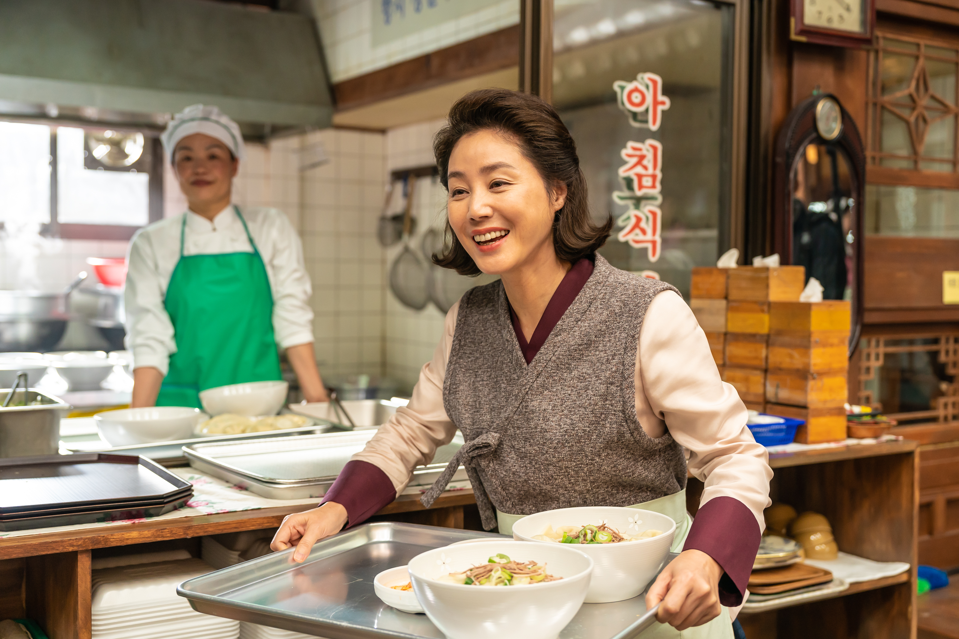 Kim Sung Ryung, Kang Han Na, And Park Soo Young Navigate Their Lives In Upcoming Film “About Family”