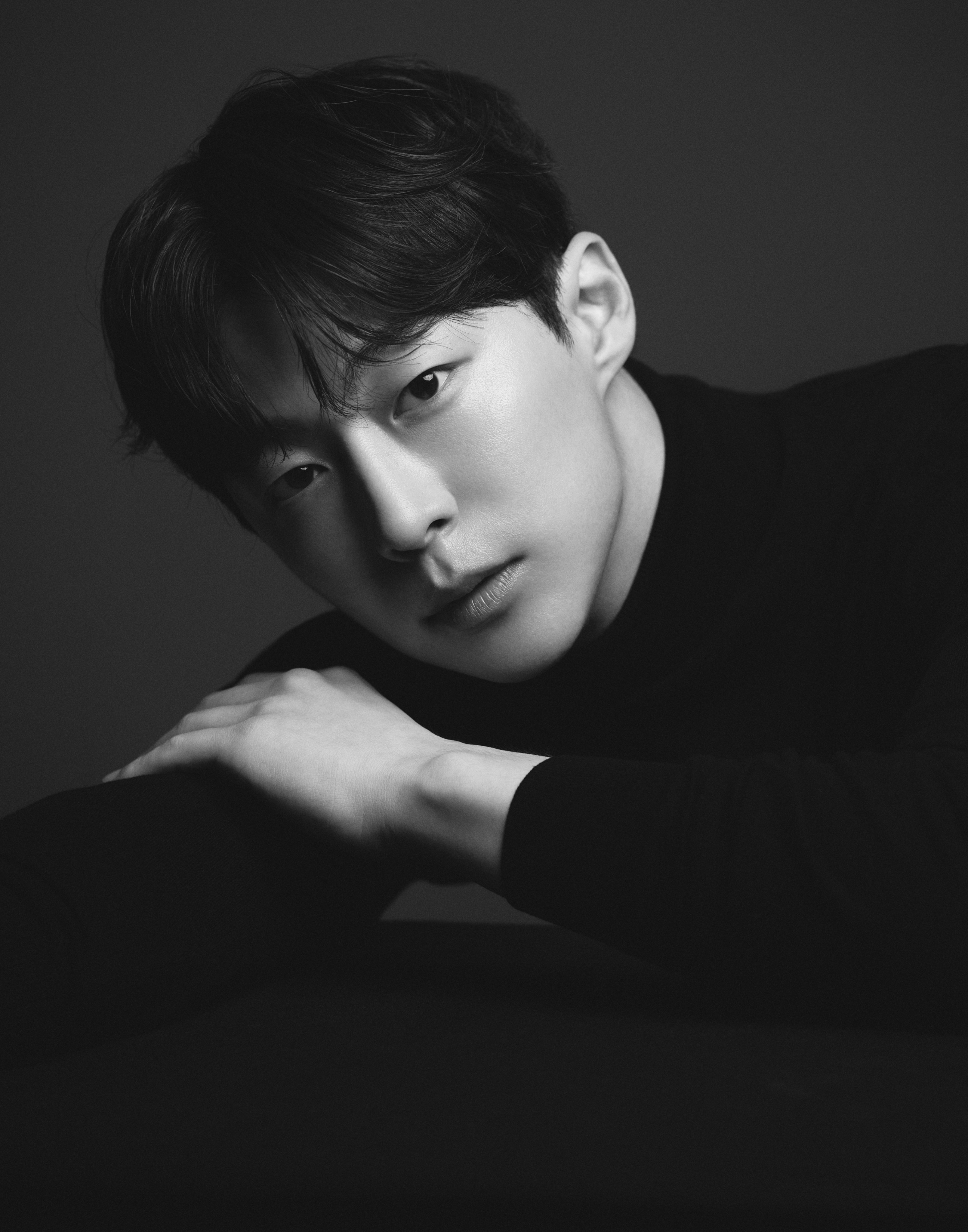 Bae In Hyuk Releases Profile Photos After Joining New Agency