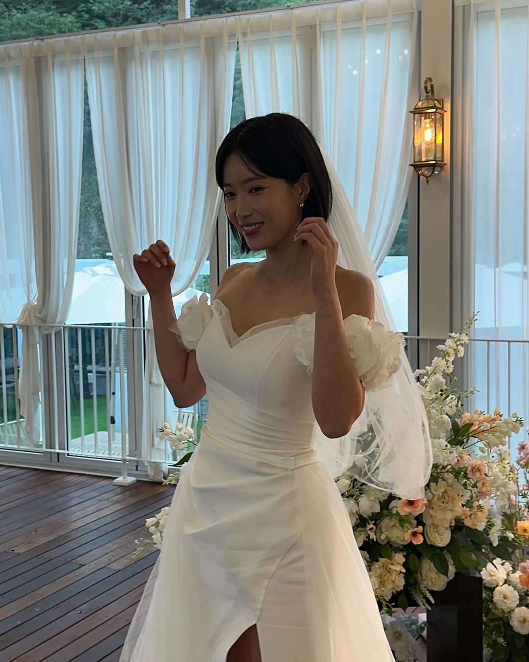 Im Soo Hyang Shares Stunning Behind-The-Scenes Wedding Photos With Ji Hyun Woo On Set Of “Beauty and Mr. Romantic”