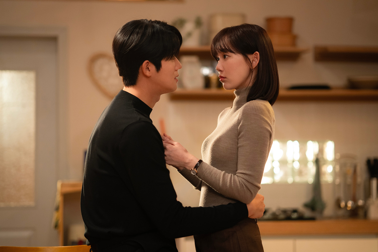 Moon Sang Min And Shin Hyun Been Share Heartfelt Kiss In 