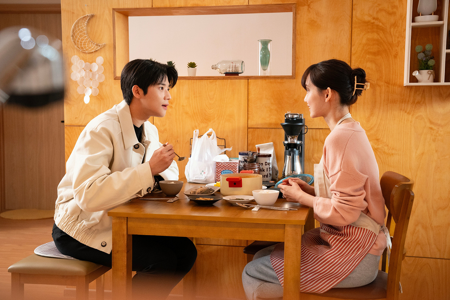 Moon Sang Min And Shin Hyun Been Share Heartfelt Kiss In 