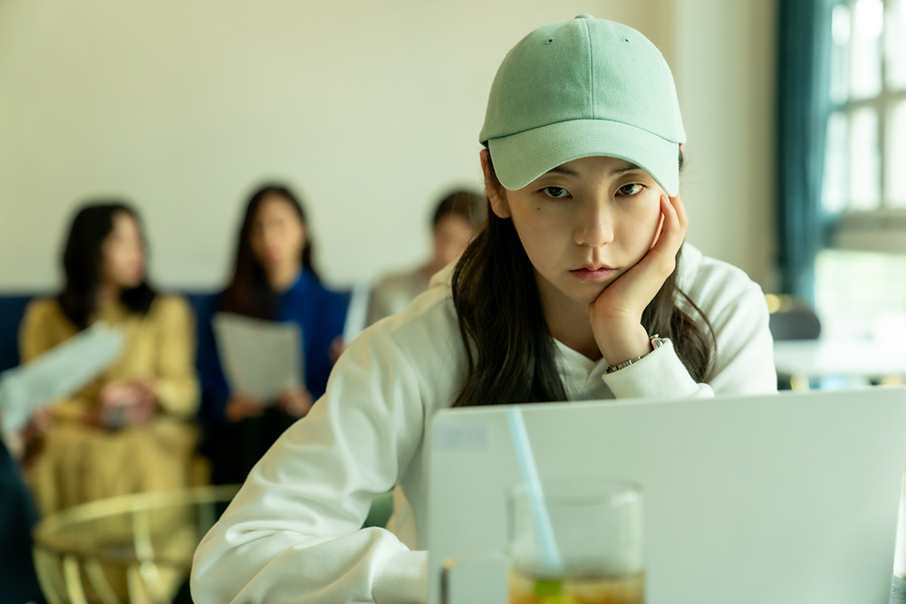 Watch: Ahn So Hee And Park Sang Nam Reunite As Contrasting Teachers In New Romance Film 