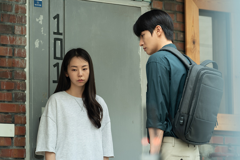 Watch: Ahn So Hee And Park Sang Nam Reunite As Contrasting Teachers In New Romance Film 