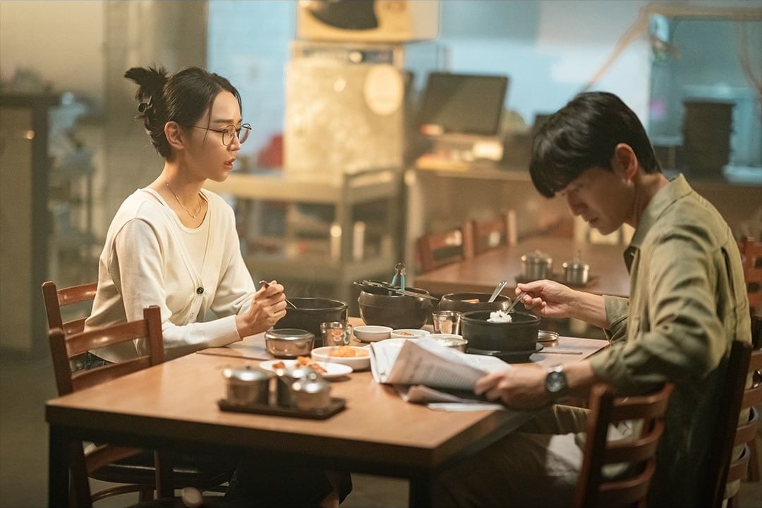 Shin Hae Sun And Lee Jin Uk Are Exes Who Rekindle Their Romance In “Dear Hyeri”