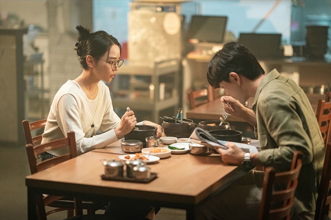 Shin Hae Sun And Lee Jin Uk Are Exes Who Rekindle Their Romance In “Dear Hyeri”