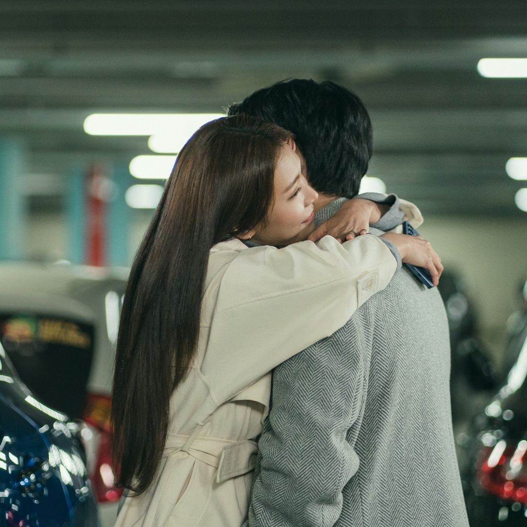 Choi Siwon And Jung Yoo Jin Have Heartwarming Reunion As Exes In Upcoming Rom-Com 