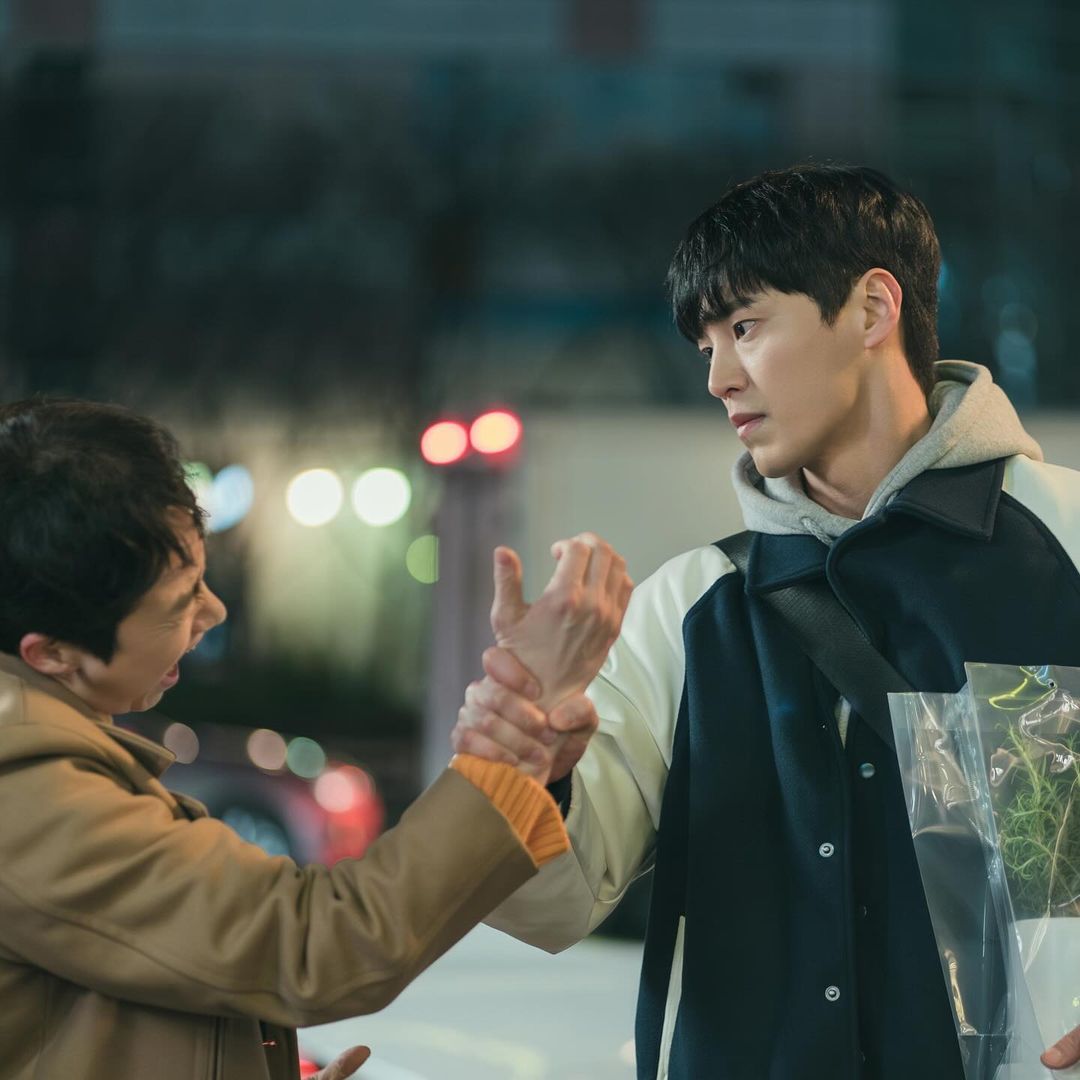 Lee Tae Hwan Is A Protective Knight For Jung In Sun In New Rom-Com 