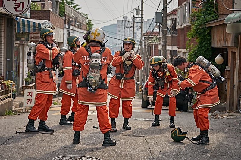 Joo Won, Lee Jun Hyuk, And More Fight Blazing Flames In Upcoming Film 