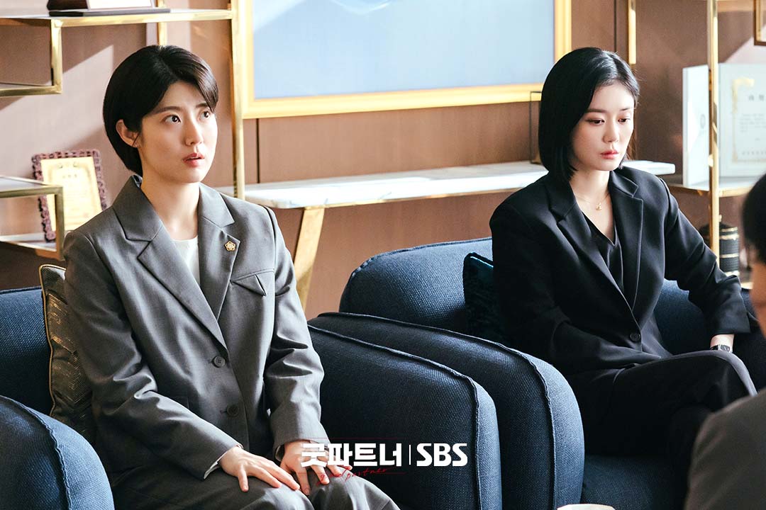 Jang Nara And Nam Ji Hyun Take On A Family Affair In Their Latest Case In 