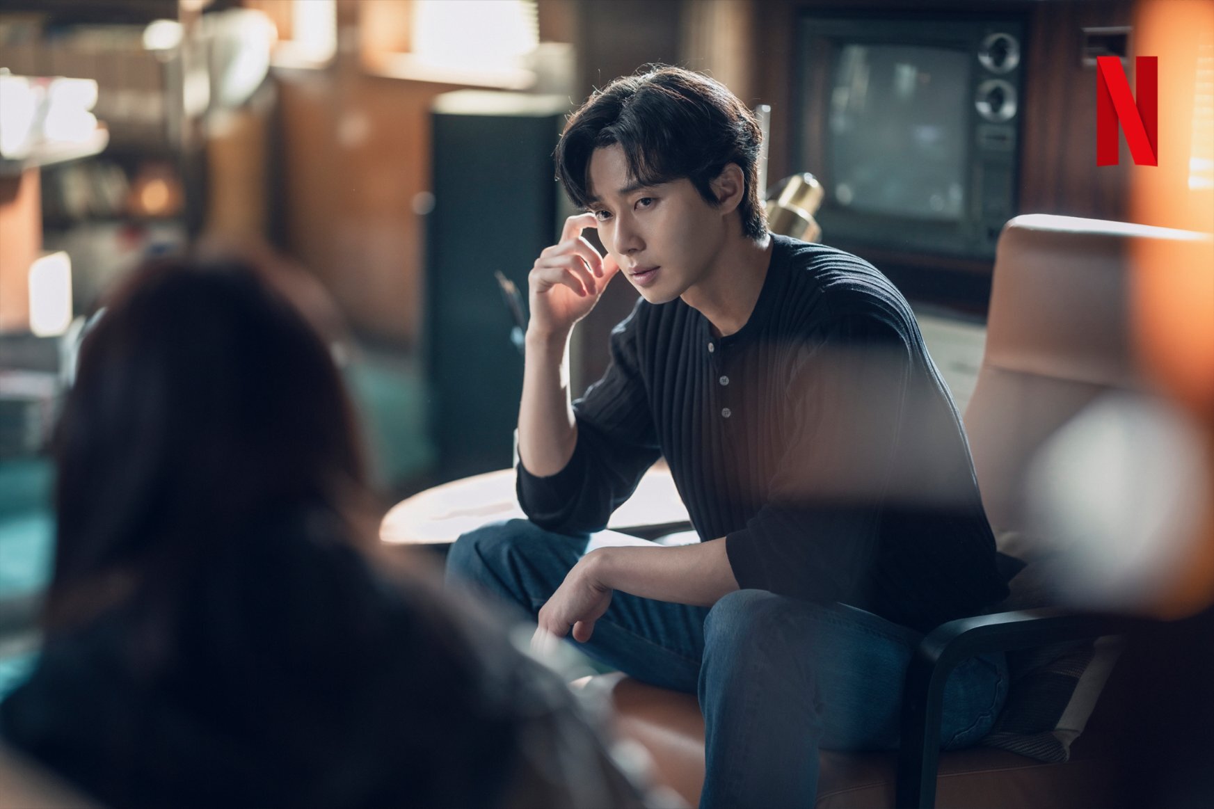 Park Seo Joon, Han So Hee, Lee Moo Saeng, And Bae Hyeon Seong Get Entangled In Present Day In “Gyeongseong Creature” Season 2