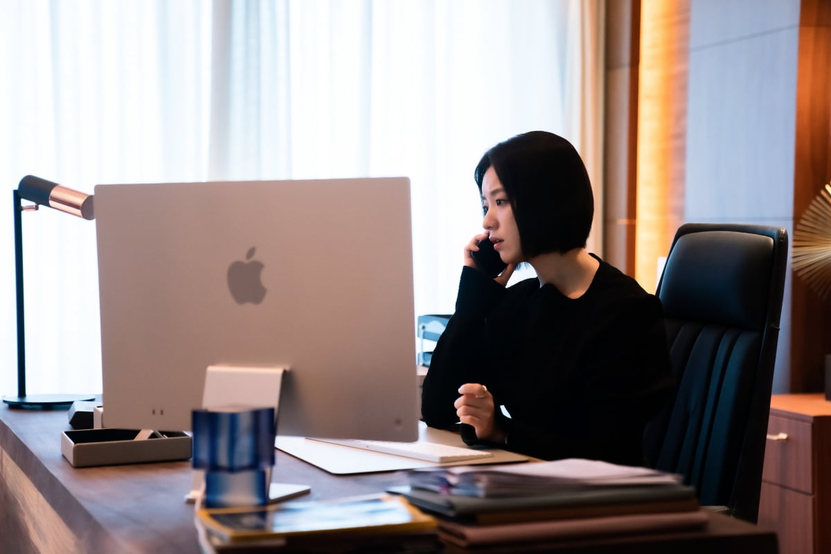 Han Hyo Joo Transforms Into A Charismatic CEO In “Blood Free”