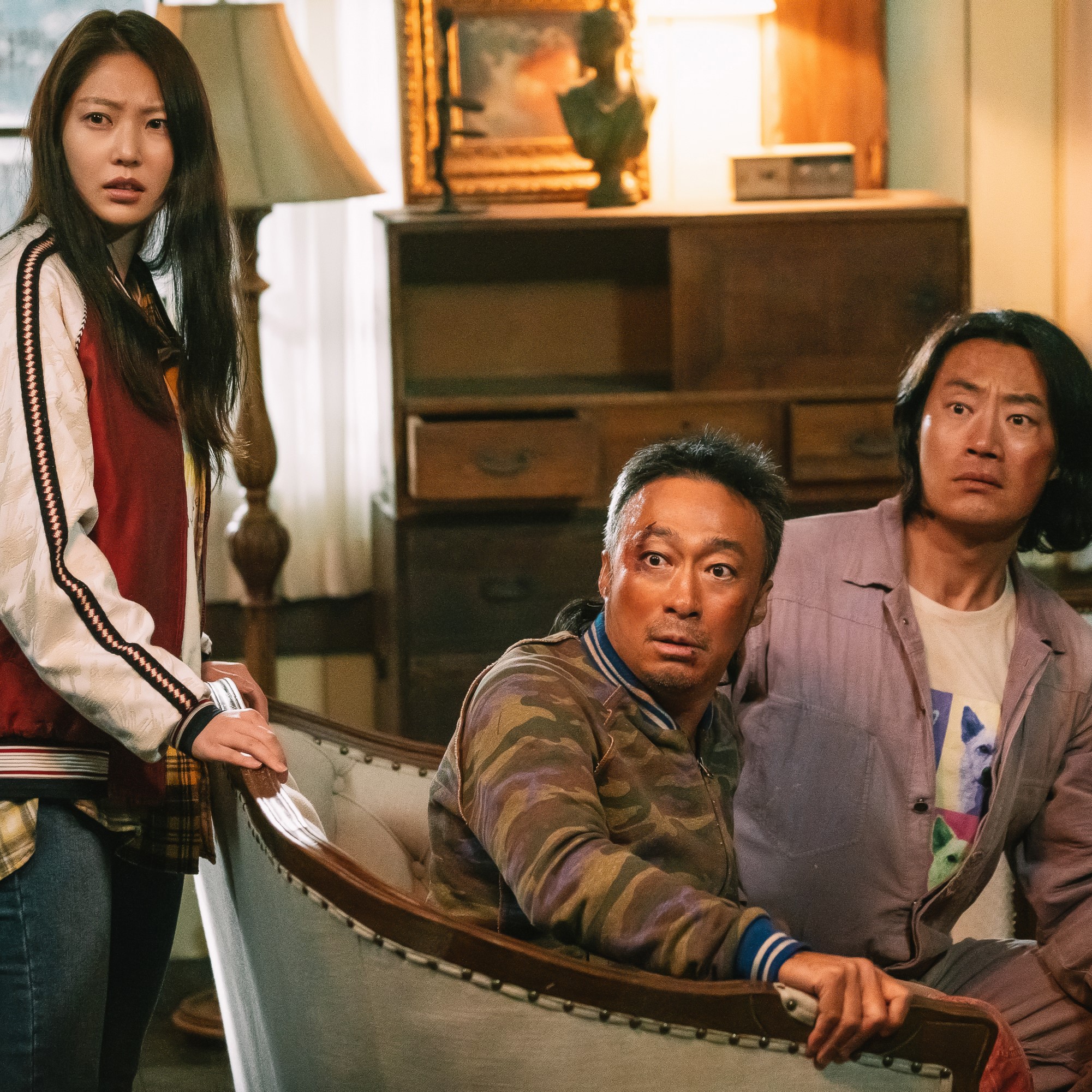 Lee Sung Min, Lee Hee Joon, And Gong Seung Yeon Are Like A Family In Comedy Horror Film 