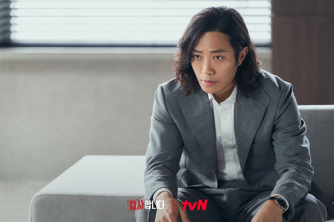 Jin Goo And Jung Moon Sung Are Brothers With Completely Opposite Personalities And Leadership Styles In “The Auditors”