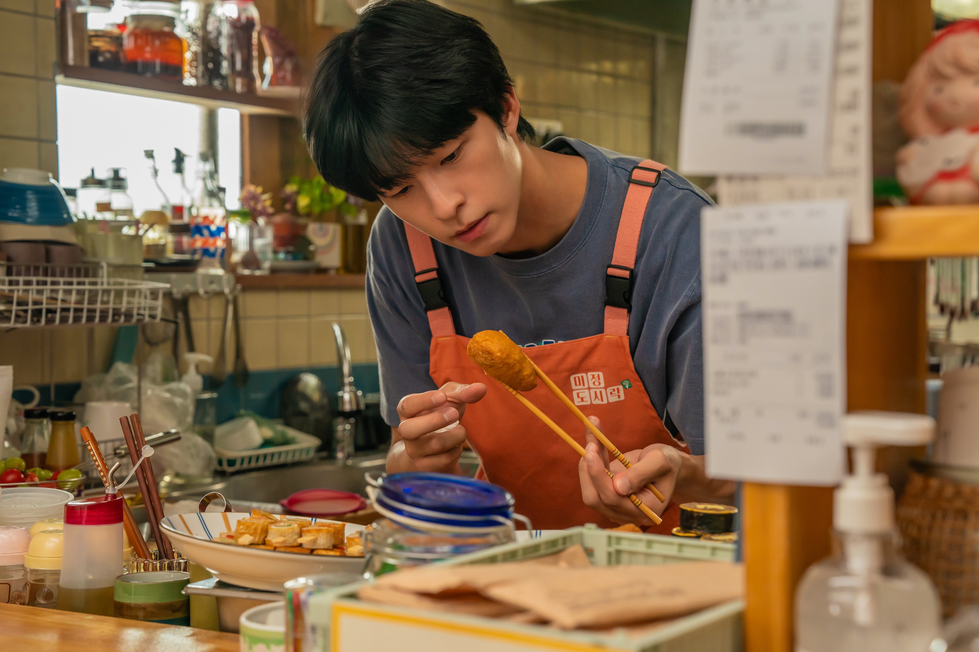 Hong Kyung, Roh Yoon Seo, And Kim Min Ju Each Have Their Own Unique Charms In Upcoming Film “Hear Me: Our Summer”