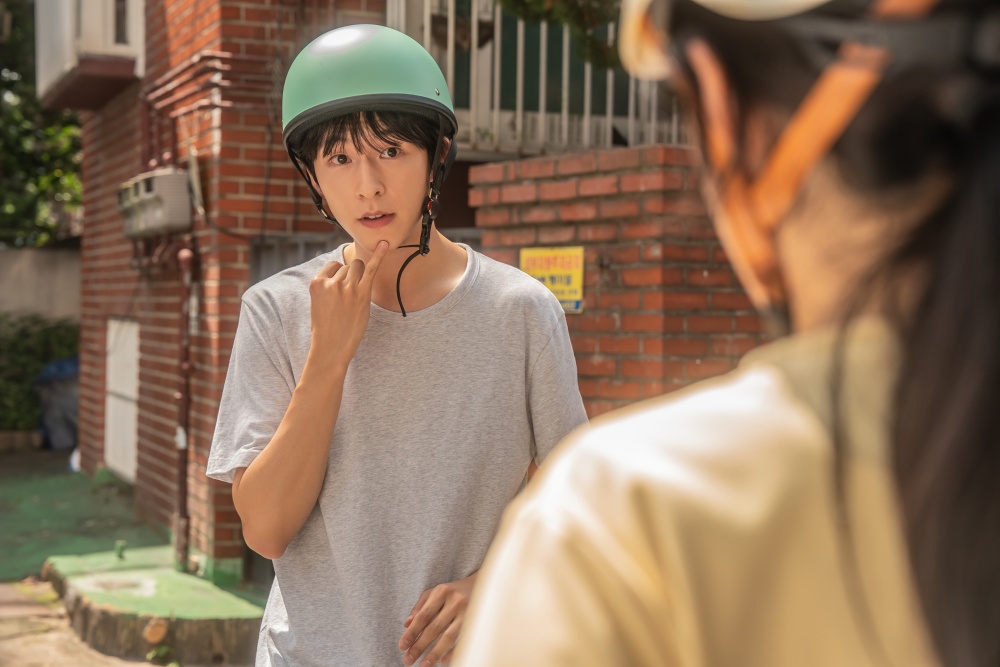 Hong Kyung Passionately Pursues His First Love Roh Yoon Seo In Upcoming Film “Hear Me: Our Summer”