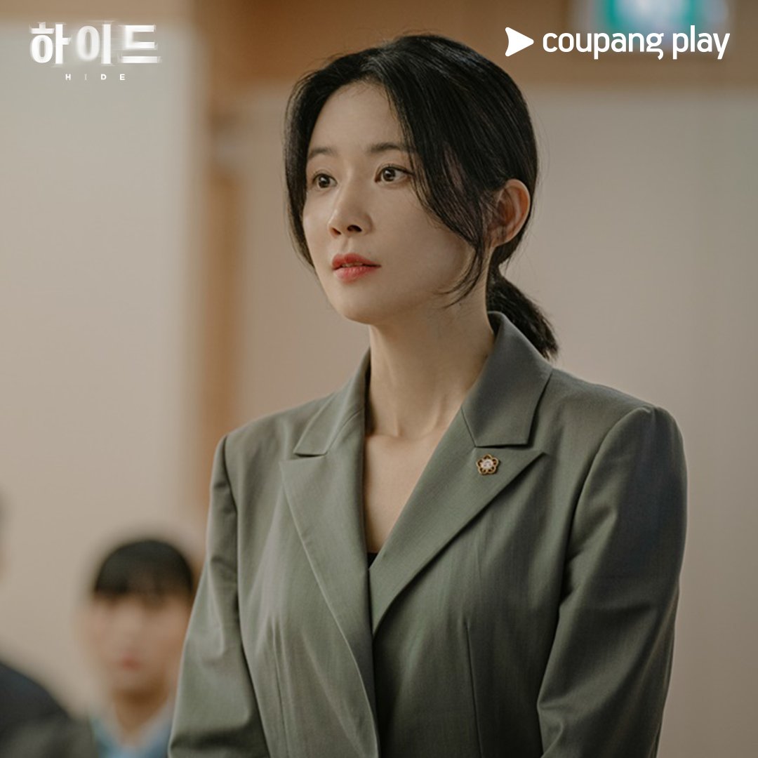 Lee Bo Young Learns A Shocking Truth About Her Husband In “Hide”