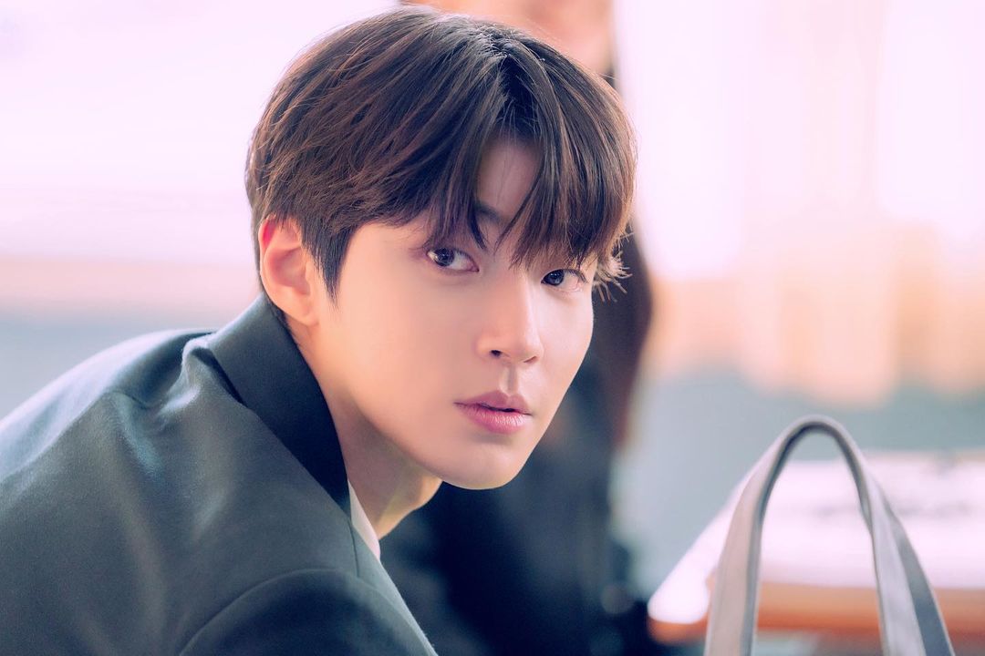 Hwang In Yeop Gives Sneak Peek Of His Character In New Drama “Family By Choice”