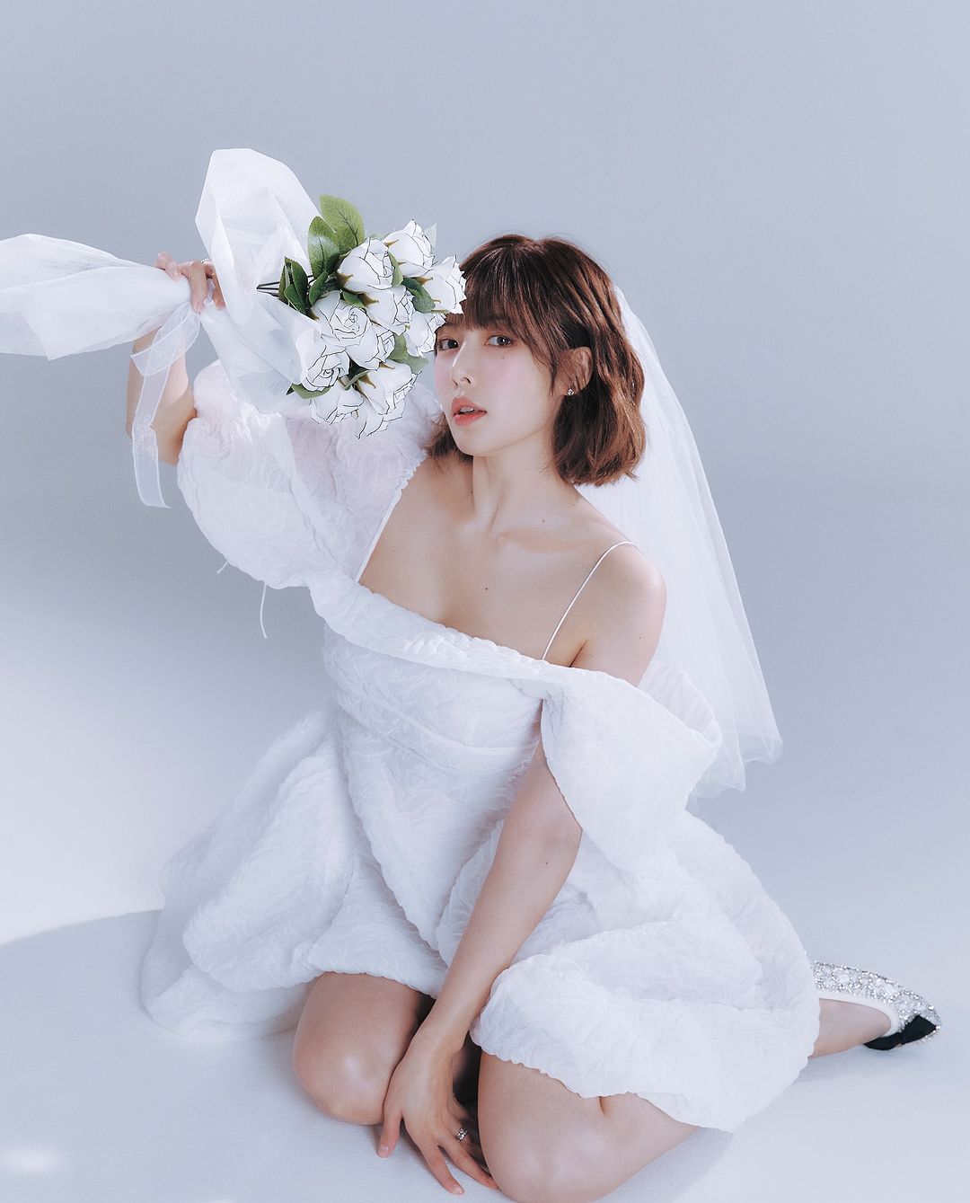 HyunA Shares Wedding Photos With Yong Junhyung