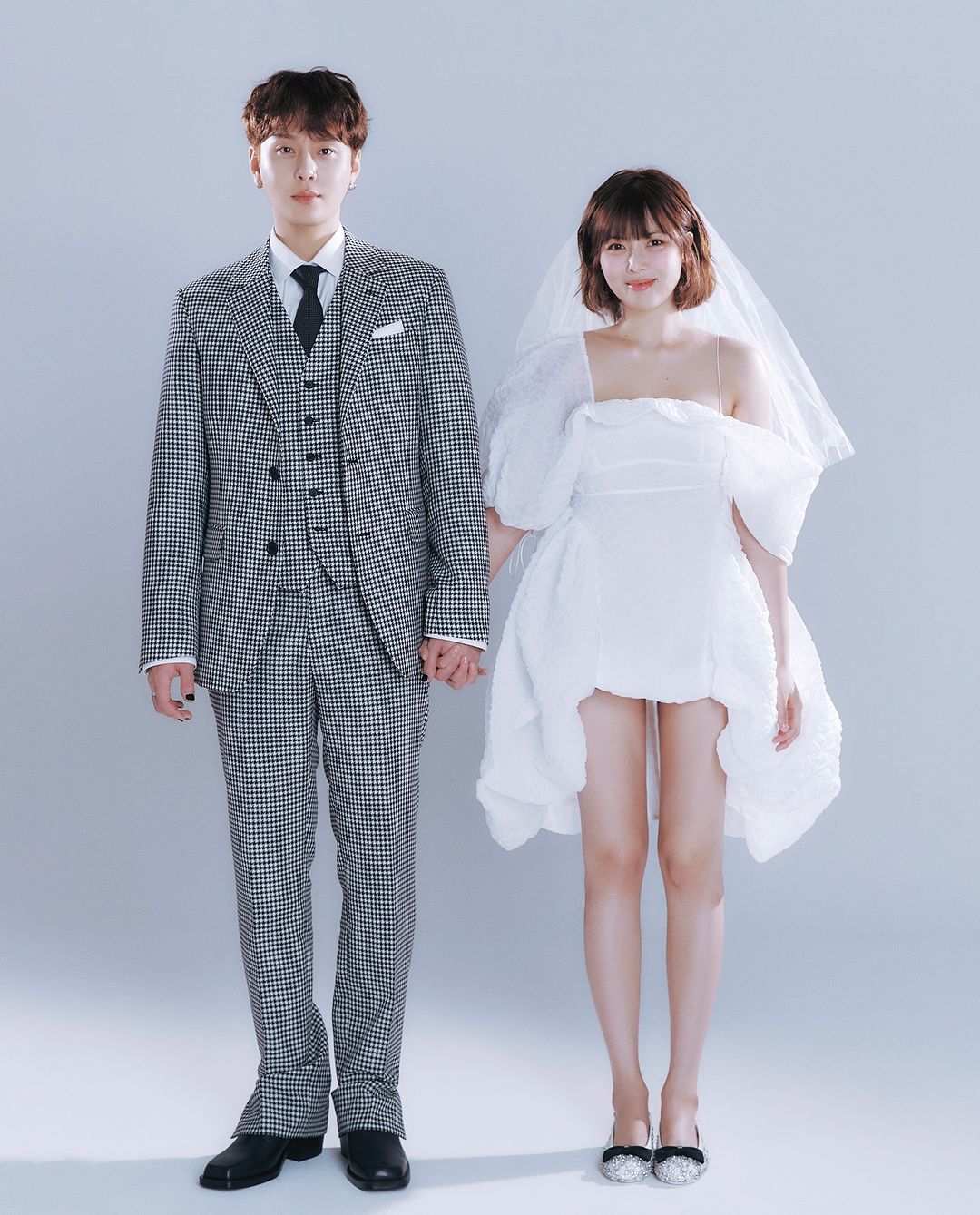 HyunA Shares Wedding Photos With Yong Junhyung