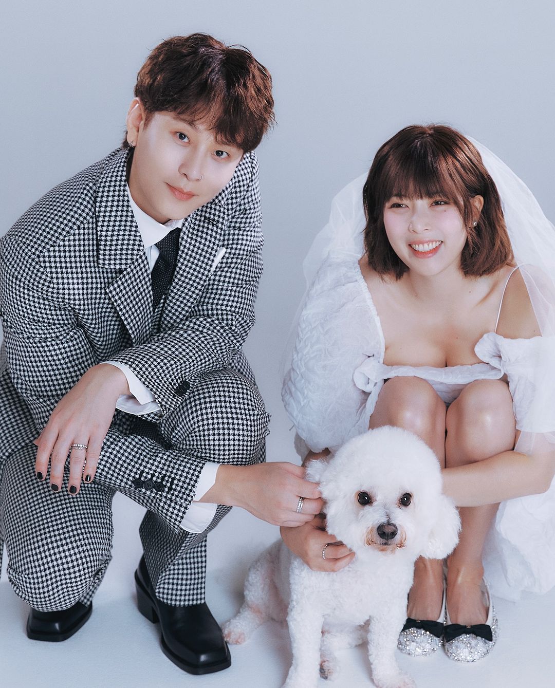 HyunA Shares Wedding Photos With Yong Junhyung