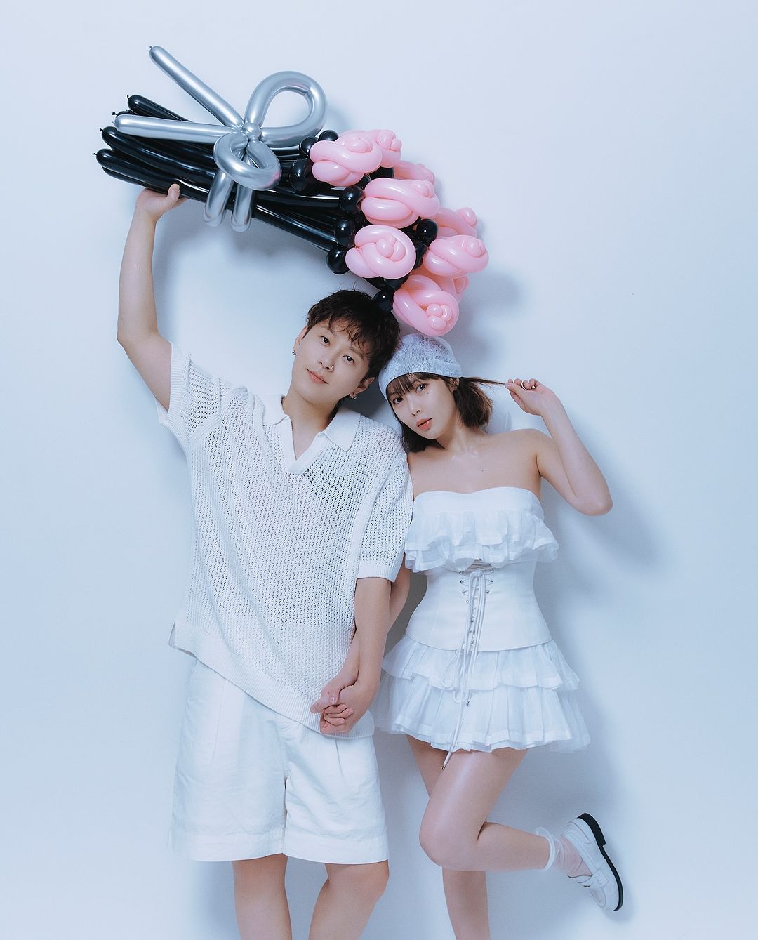 HyunA Shares Wedding Photos With Yong Junhyung