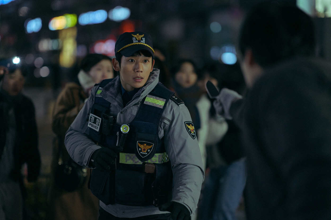 Hwang Jung Min And Jung Hae In Are Relentless In Pursuing Criminals In 