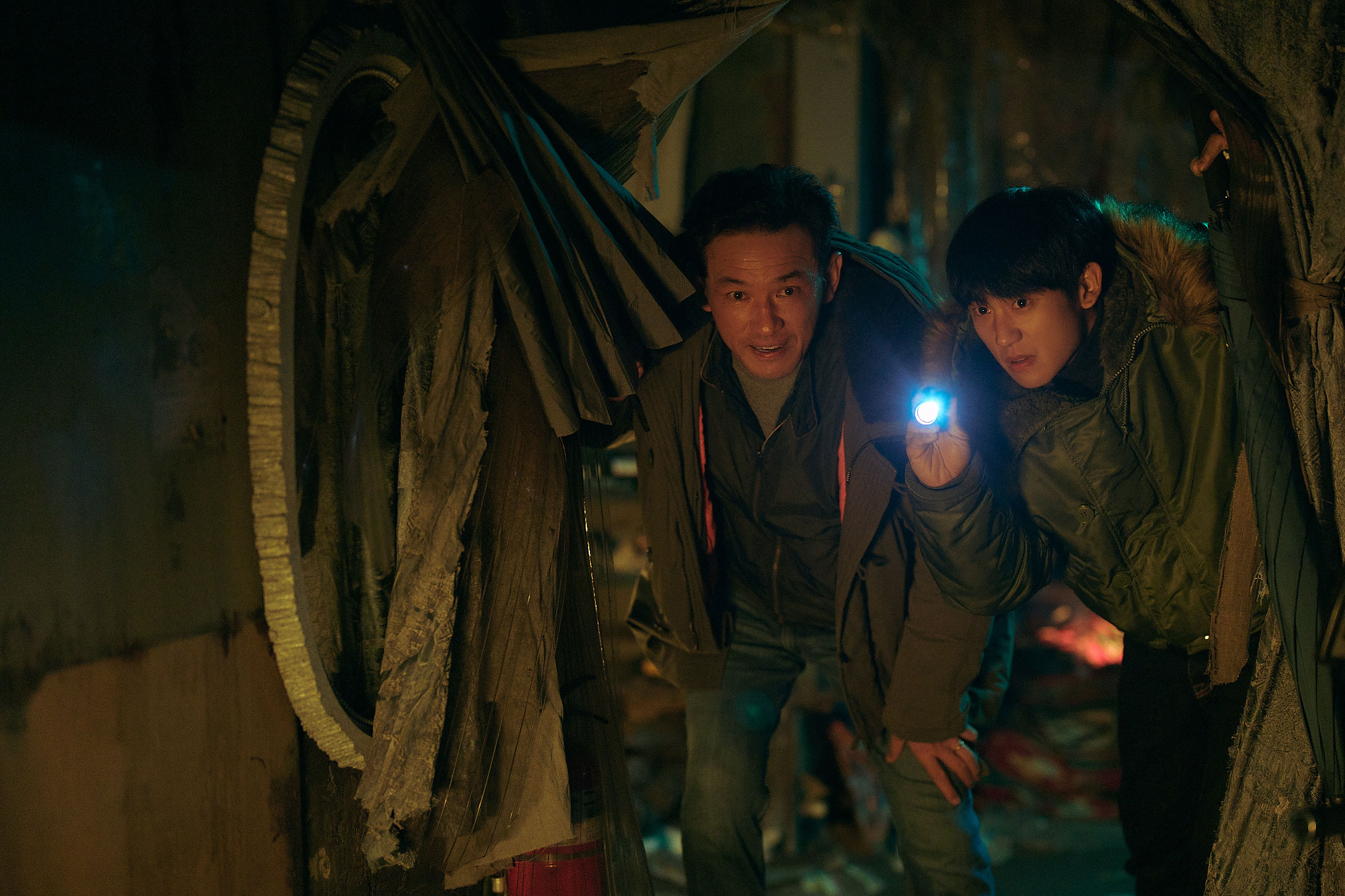 Hwang Jung Min And Jung Hae In Are Relentless In Pursuing Criminals In 