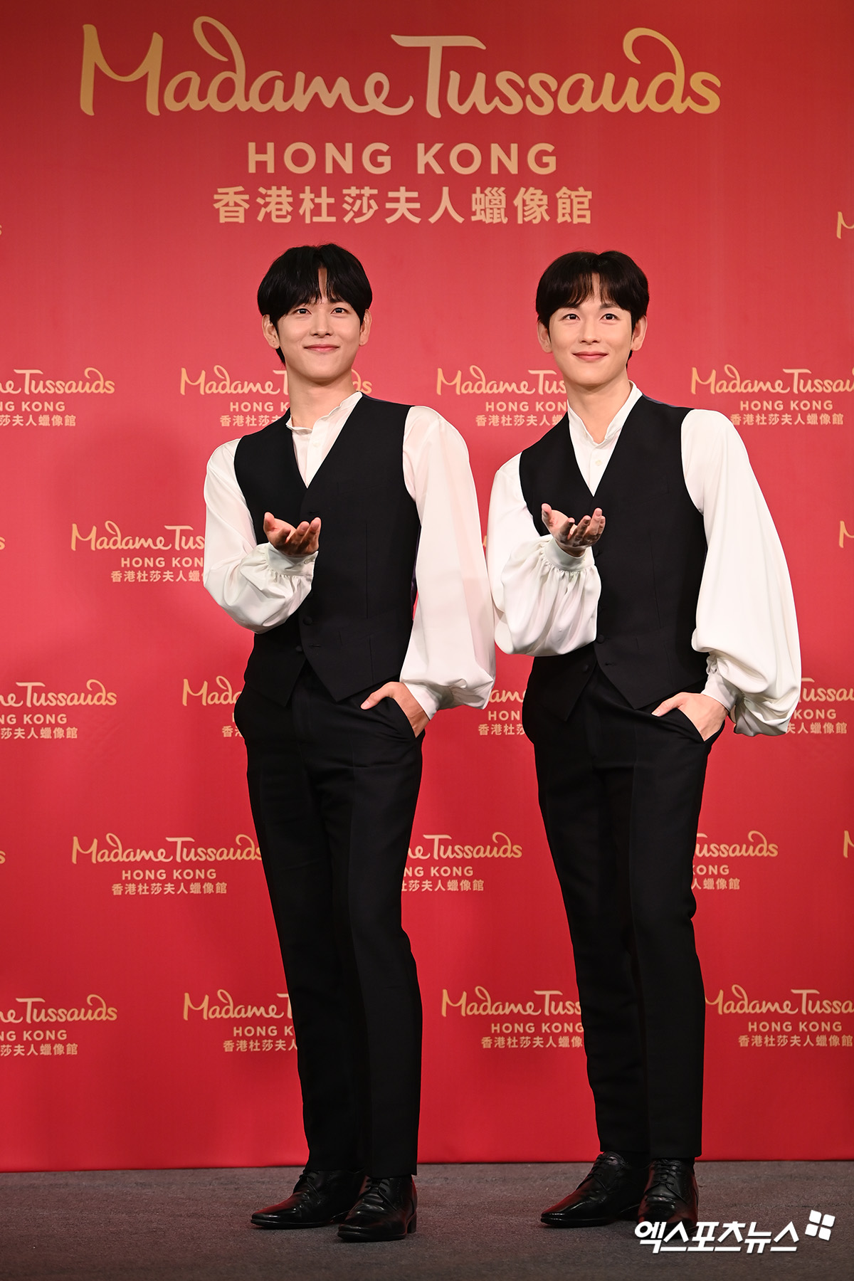 Im Siwan Poses With His Madame Tussauds Wax Figure At Reveal Ceremony