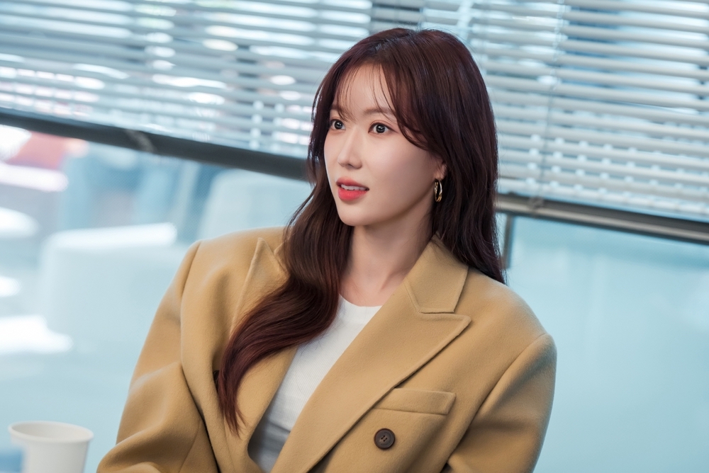 Im Soo Hyang And Ji Hyun Woo Discuss The Charms Of Their Characters In “Beauty And Mr. Romantic”